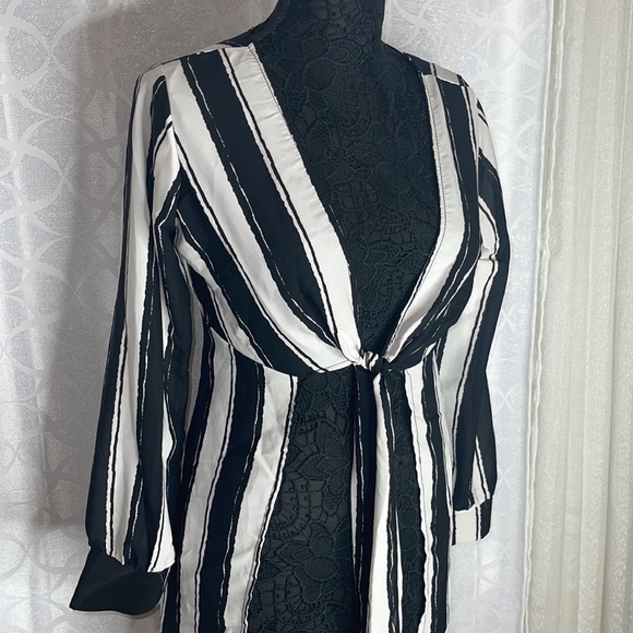 Fashion Nova high/low shirt - Picture 6 of 9